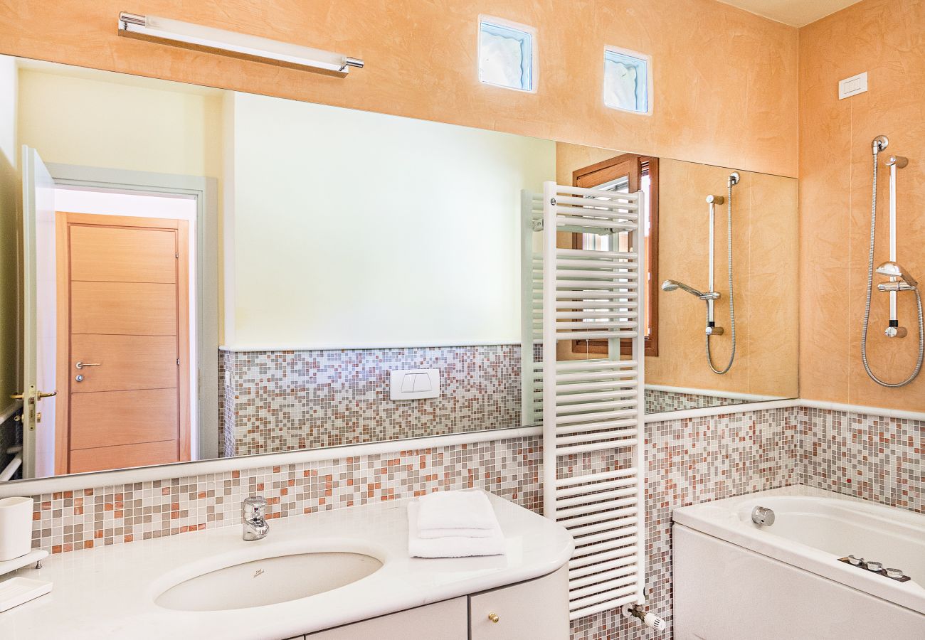 Villa a Manerba del Garda - Villa Vittoria