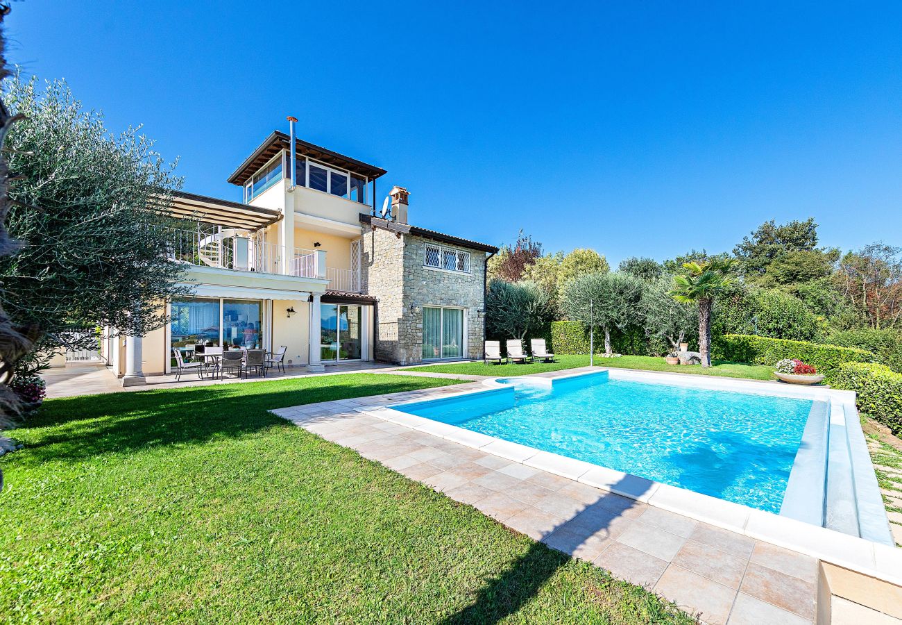 Villa a Lonato del Garda - Villa Perla