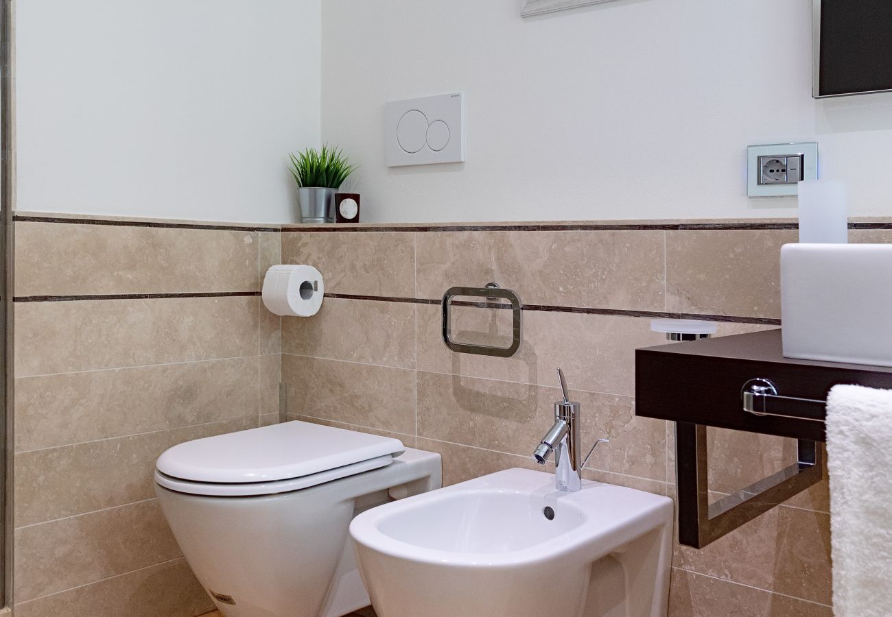 Ferienwohnung in Sirmione - Luxury Lake-Front Catullo A1