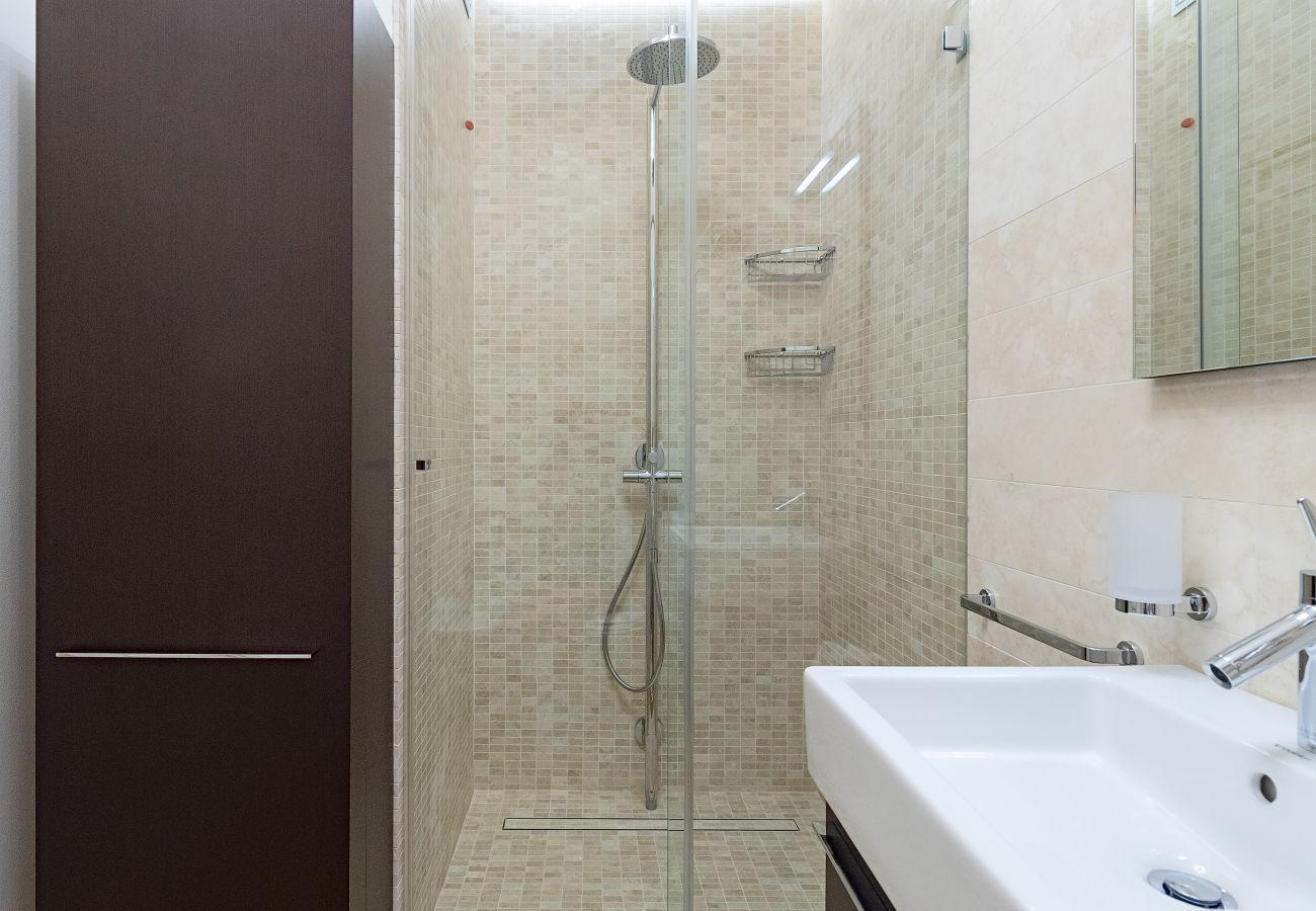 Ferienwohnung in Sirmione - Luxury Lake-Front Catullo A1