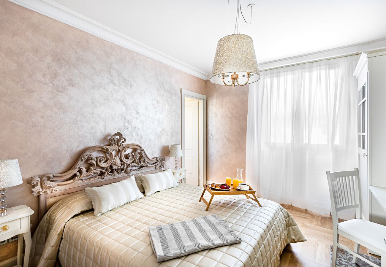 Ferienwohnung in Sirmione - Luxury Lake-Front Catullo A2