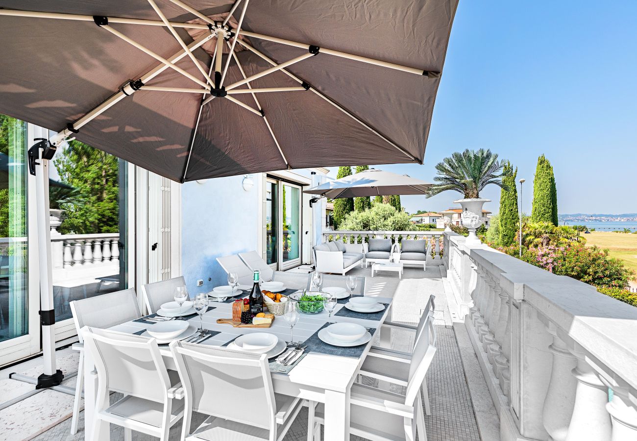 Ferienwohnung in Sirmione - Luxury Lake-Front Catullo A2
