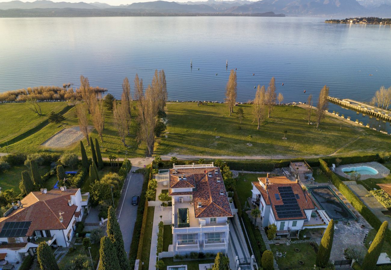 Ferienwohnung in Sirmione - Luxury Lake-Front Catullo A2