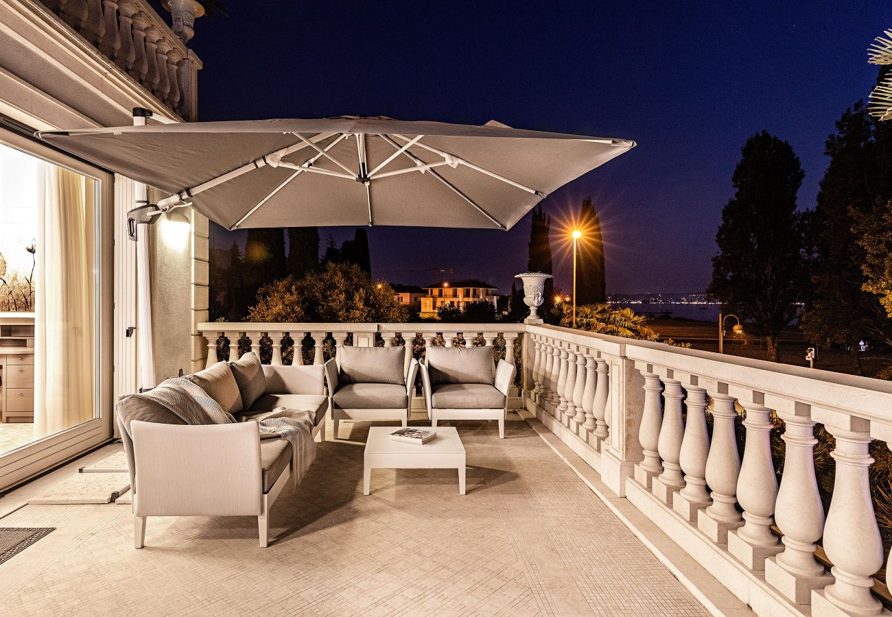 Apartment in Sirmione - Luxury Lake-Front Catullo A2
