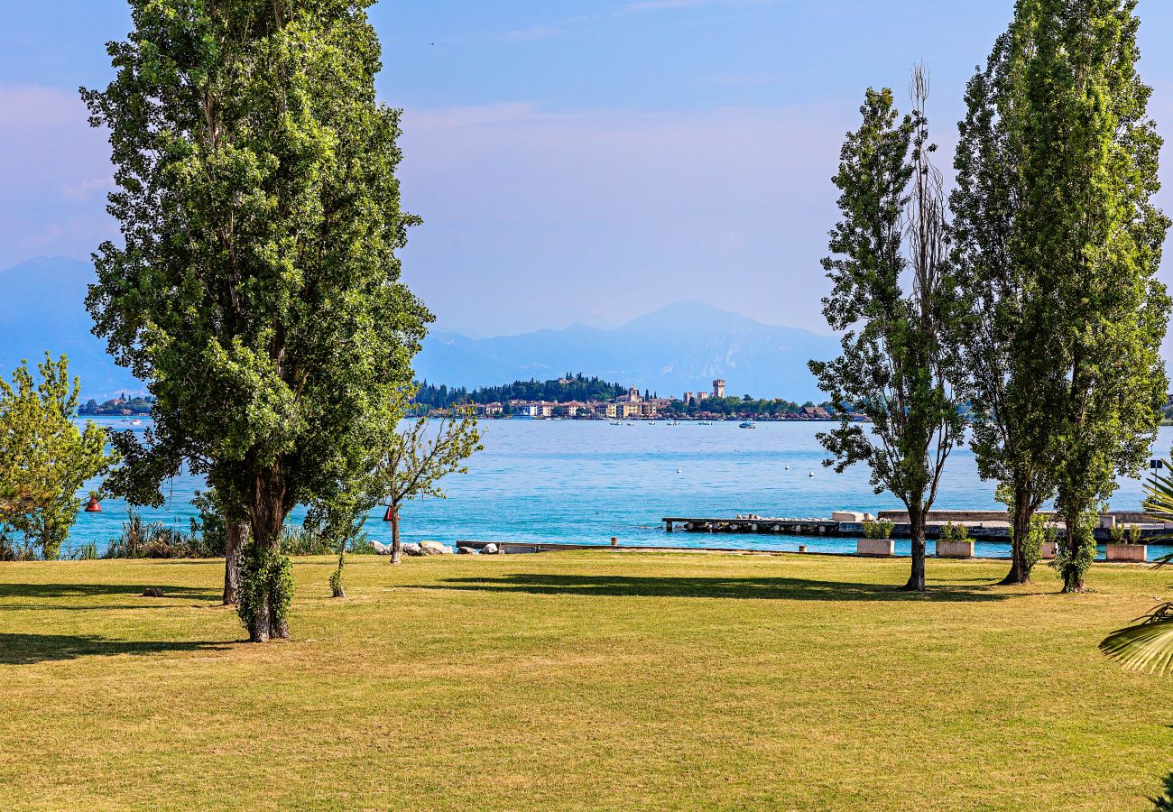 Apartment in Sirmione - Luxury Lake-Front Catullo A2